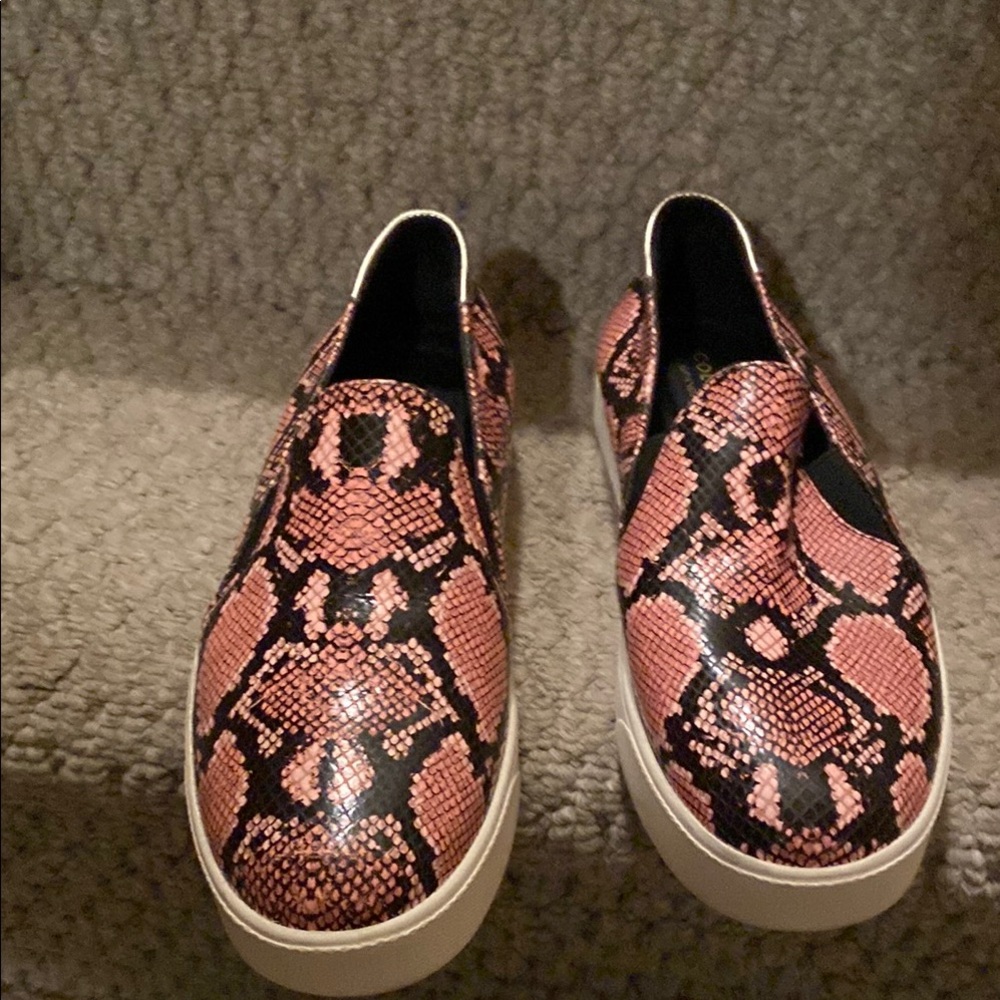 Cole Haan Grand Series 
Pink Snake Print Slip-On Sneakers Size 9.5